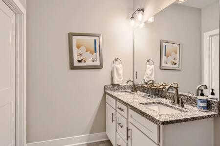 New Build 5 Min To Broadway Sleeps 10 Nashville Exterior foto